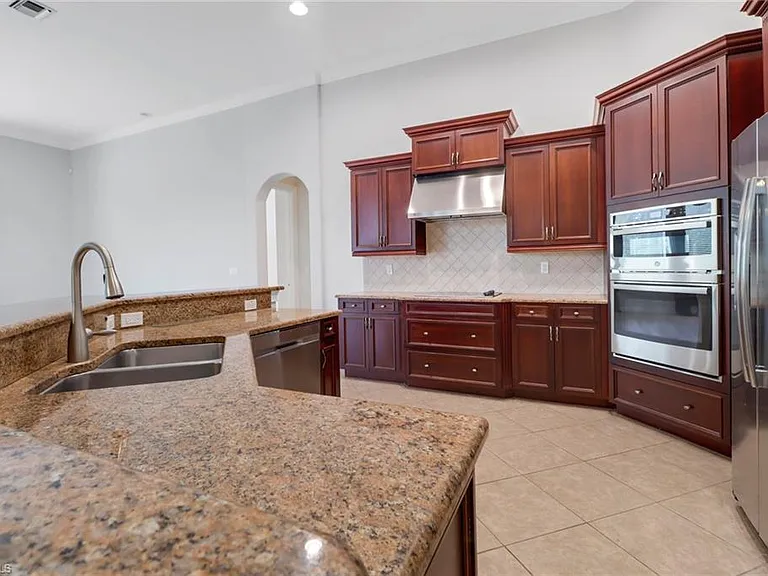 11128 Sierra Palm Ct — Photo 15