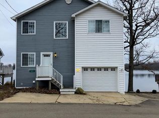 5910 Hickory Hill Dr, Laingsburg, MI 48848