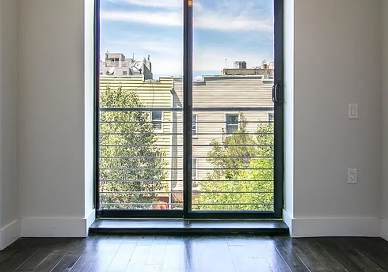 146 Meserole St #5D — Photo 23