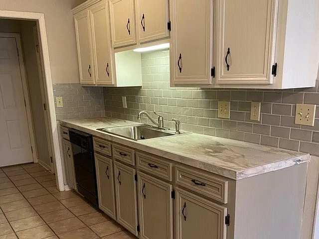 614 Acorn Ln — Photo 9