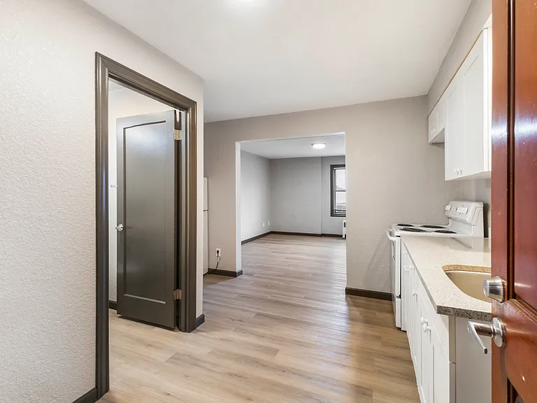 Garfield Street Apartments — Photo 32