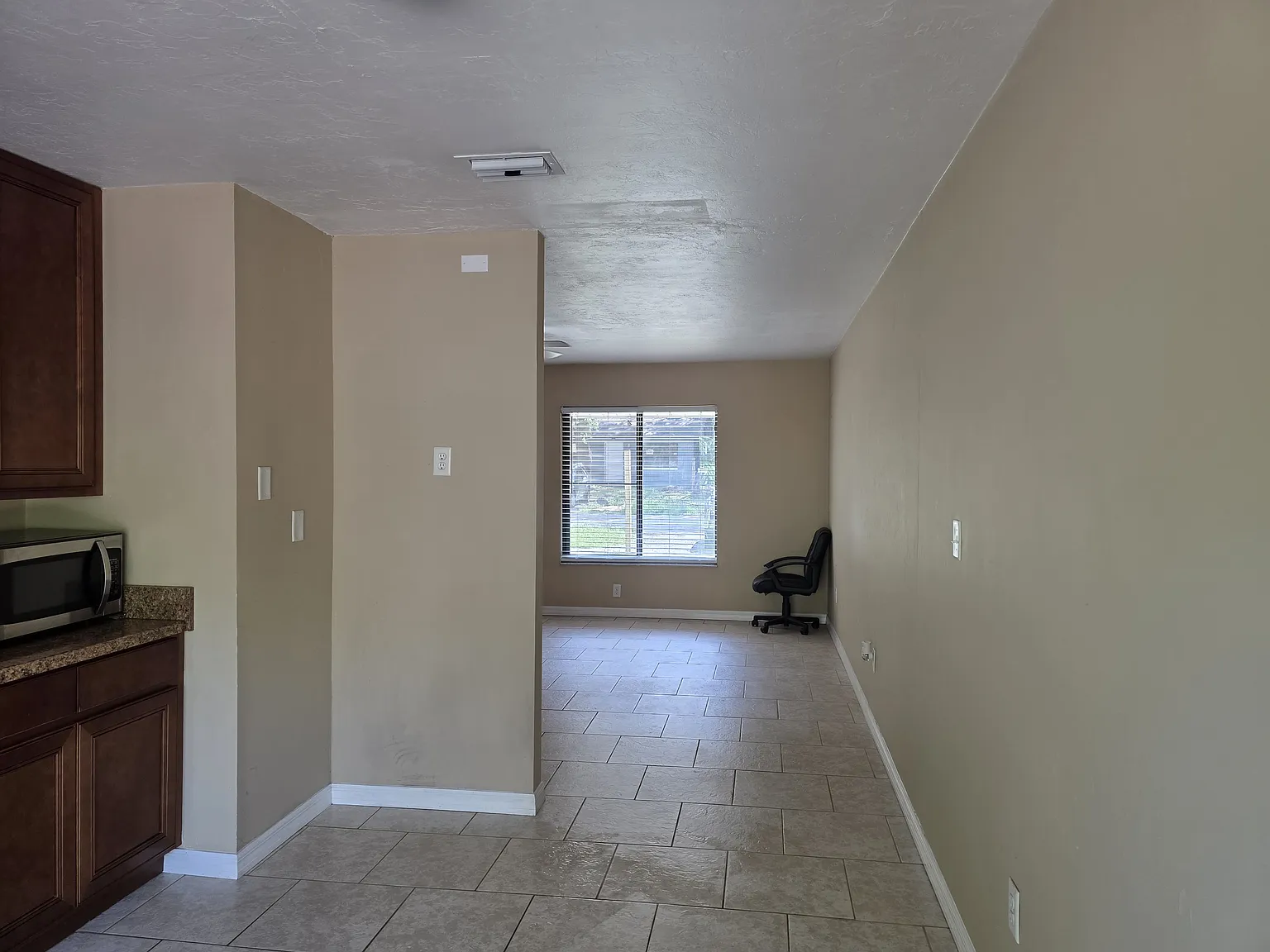 2 bed, 1.5 bath, 850 sqft, $1,200 — Photo 4