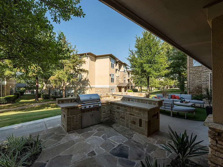 Woodbridge Villas — Photo 17