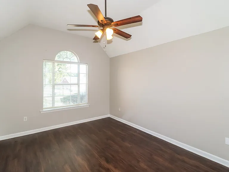 5639 Camden Cv — Photo 9