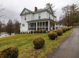 28 Pinewood Ln, Honaker, VA 24260