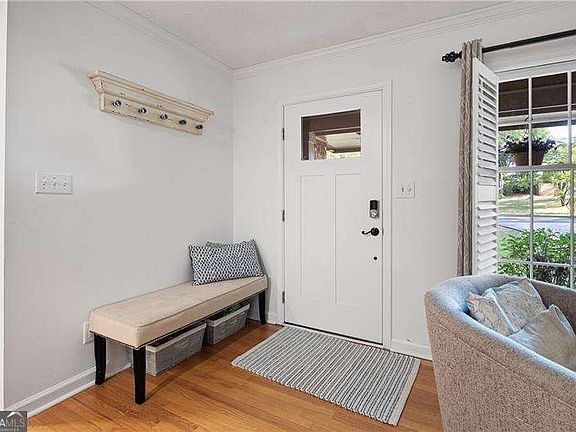4th image of 702 Highview Dr SE