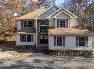 195 Hillside Ln, Saylorsburg, PA 18353