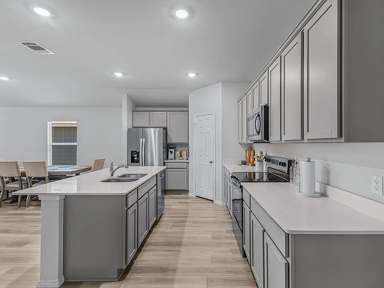 4011 Baerlon Cv — Photo 4