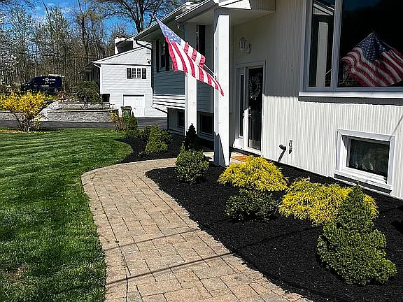 48 King Dr — exterior photo
