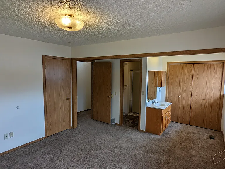 2257 London Way — Photo 13
