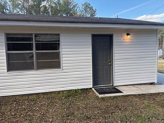 4th image of 1071 Alexander St