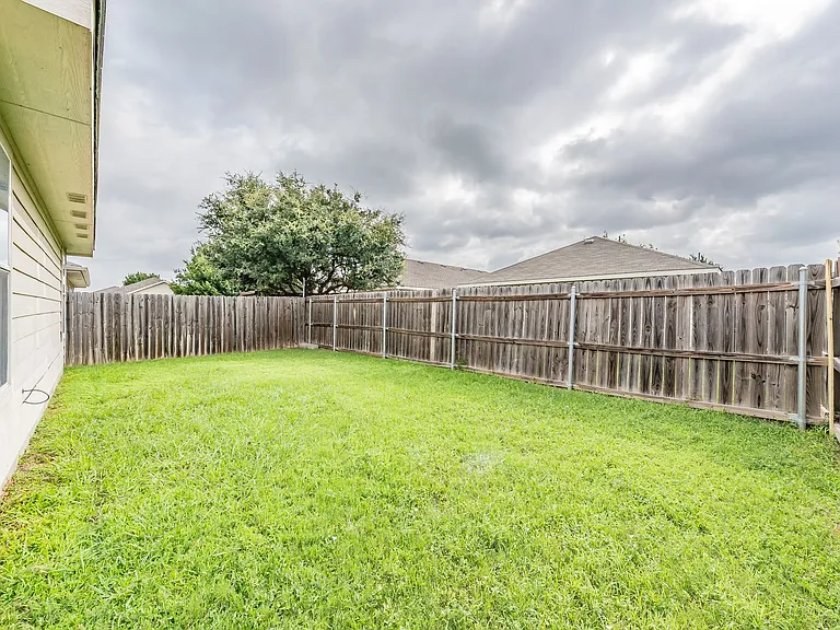 8864 Valley River Dr — Photo 32