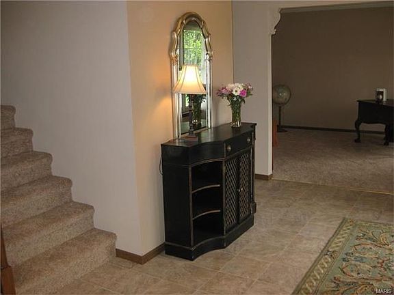 Large Entry Foyer w/ New Flooring