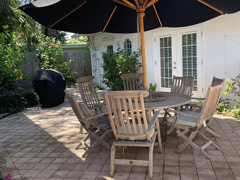 746 Azalea Ln — Photo 20