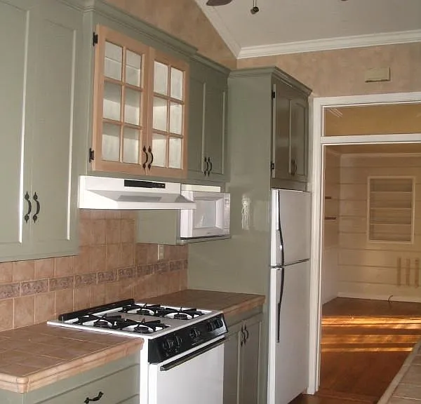 3007 Hampshire Dr — Photo 1