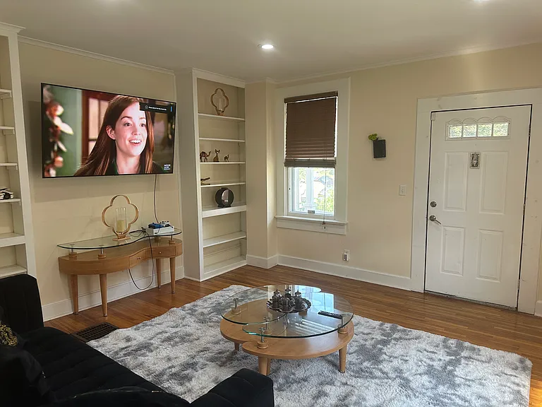 1183 Highland St — Photo 3
