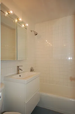 Rented by Green Line Realty | media 13