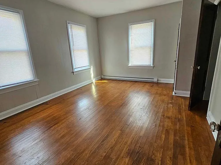 145 E North Ave — Photo 12