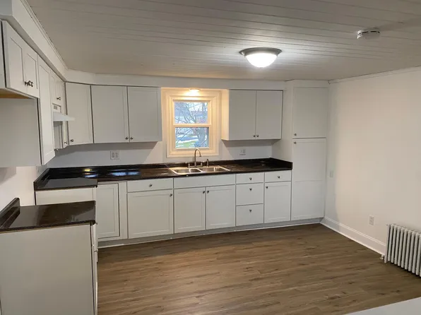 10 Carter St, Lancaster, NY 14086