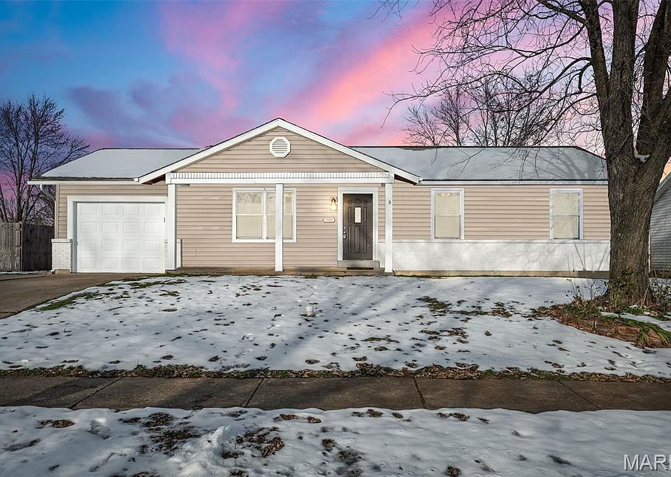 1st image of 1083 Crestwood Ln