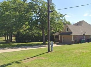 52 Fairway Dr, Hilltop Lakes, TX 77871