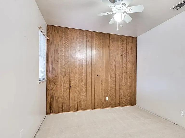 1802 Anderson St — Photo 8