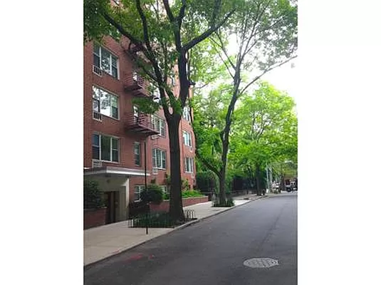 45 Grace Court in Brooklyn Heights : Sales Rentals Floorplans