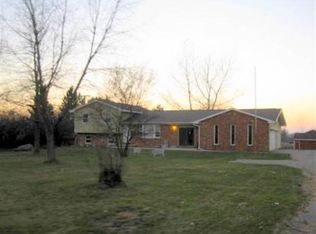 7421 N Dixboro Rd, South Lyon, MI 48178