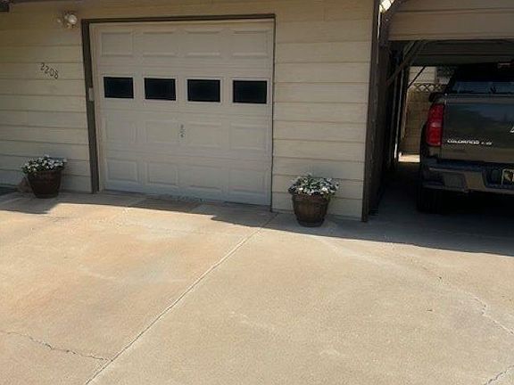4th image of 2208 Mountain View Dr