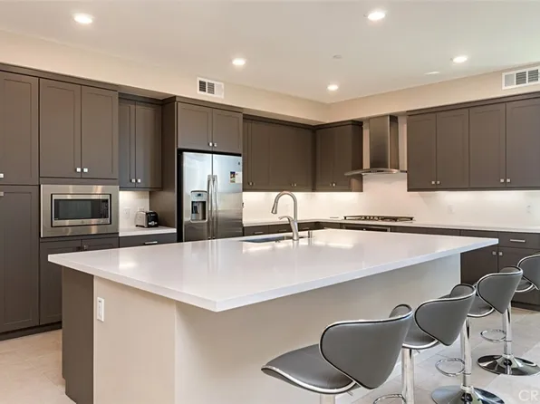111 Bowery, Irvine, CA 92612