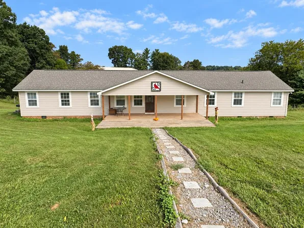 977 Burnett Rd, Woodlawn, VA 24381