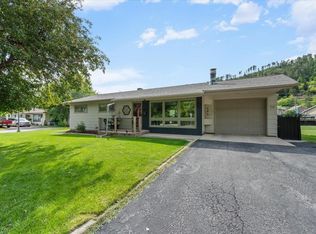 10 Crescent Dr, Deadwood, SD 57732