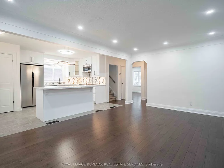 356 E 17th St #UPPER — Photo 9