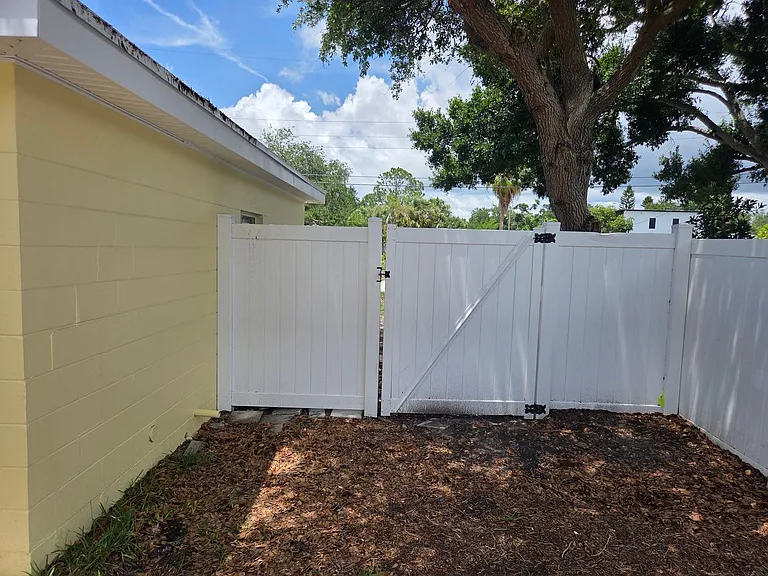 2910 W Pearl Ave — Photo 16