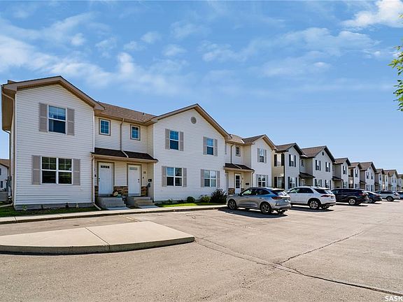 3rd image of UNIT 15-135 Pawlychenko LANE