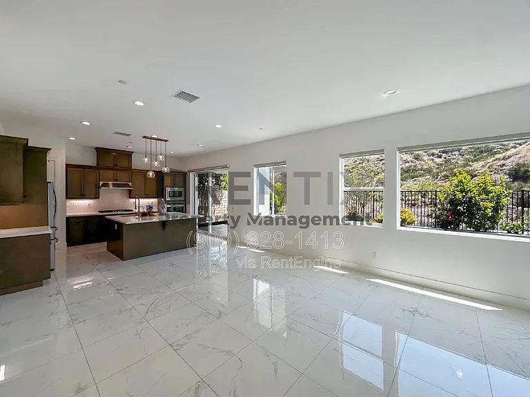 19206 Blackthorn Dr — Photo 15