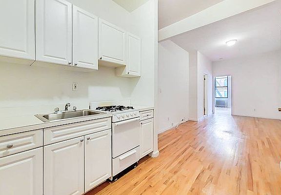 3rd image of 1731 2nd Ave APT 3FS