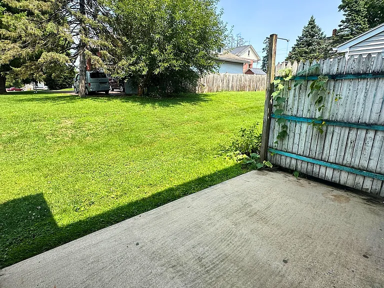 108 Bradford Dr — Photo 24