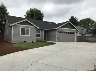 747 Sphinx Ct NE, Salem, OR 97301