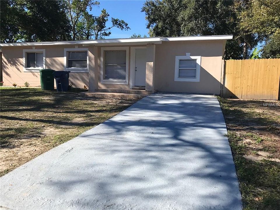 1st image of 10216 Lola St