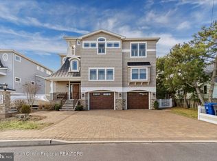 342 W 6th St, Ship Bottom, NJ 08008