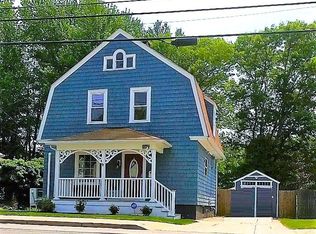 1994 Cranston St, Cranston, RI 02920