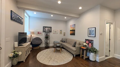 2044 Beacon St Photo 1