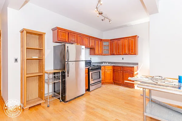 Rented by MySpaceNYC | media 6