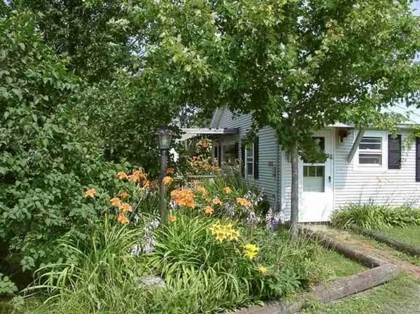 39 Wellsprings Ln, South Royalton, VT 05068