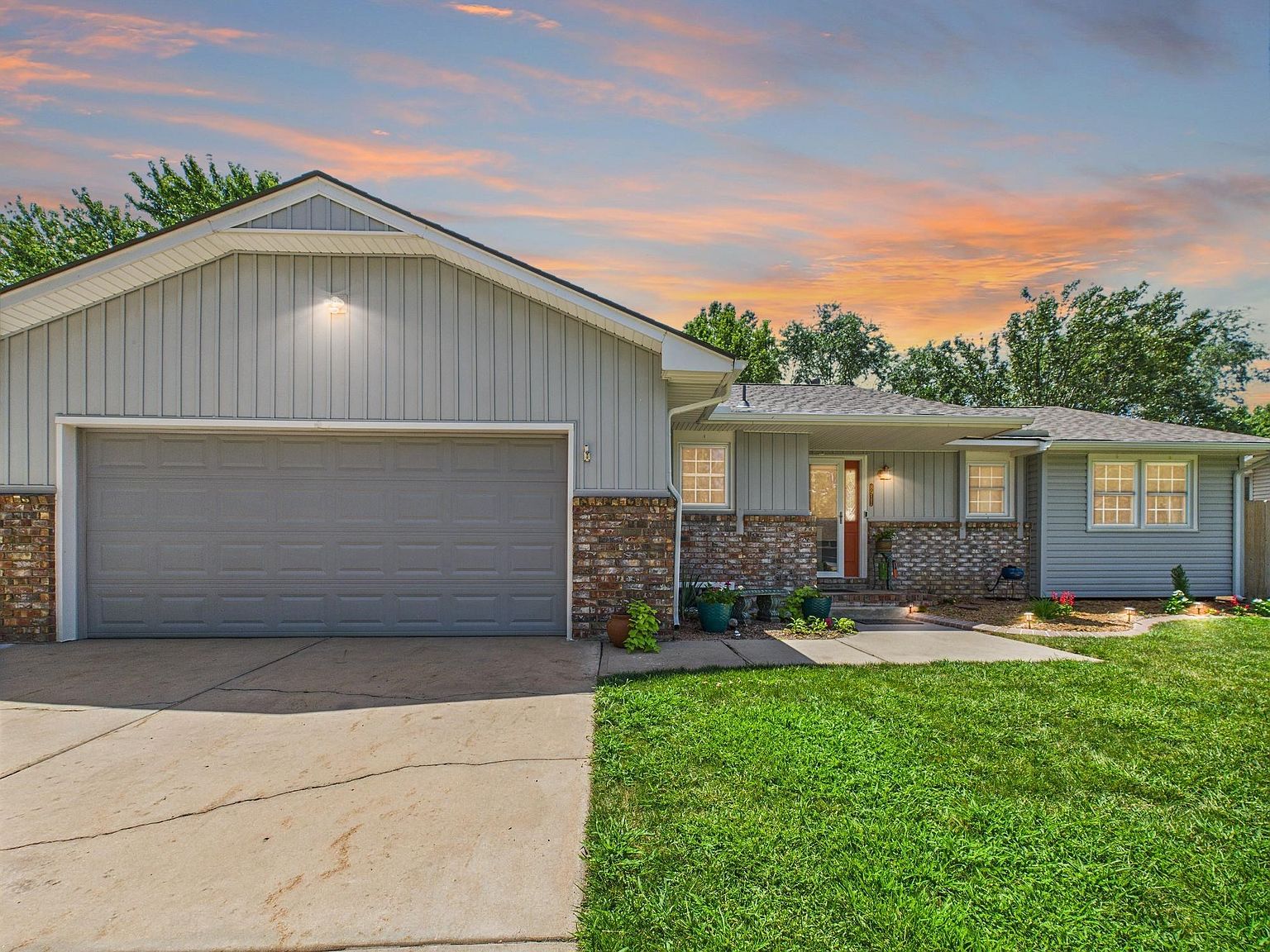 8911 W Jamesburg St, Wichita, KS 67212 | Zillow