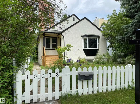 10038 88th Ave NW, Edmonton, AB T6E 2R7