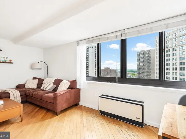 1420 Locust St APT 17B, Philadelphia, PA 19102