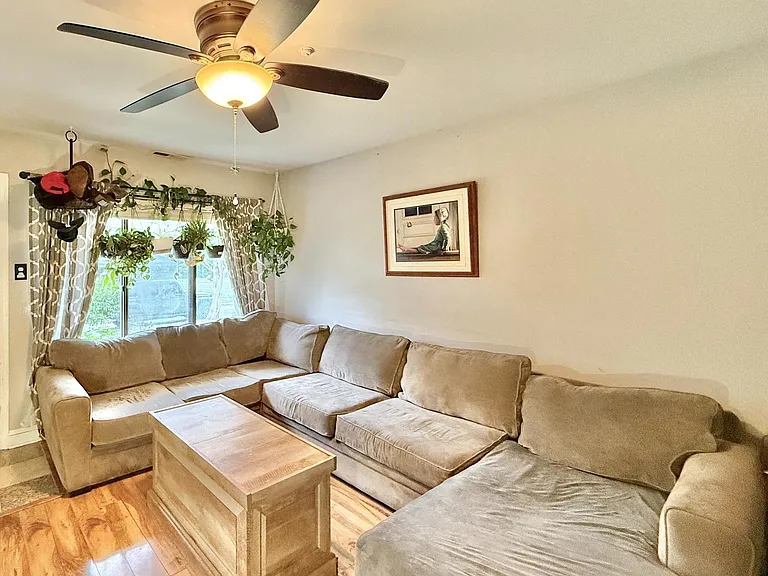 64 Woodway Dr — Photo 10