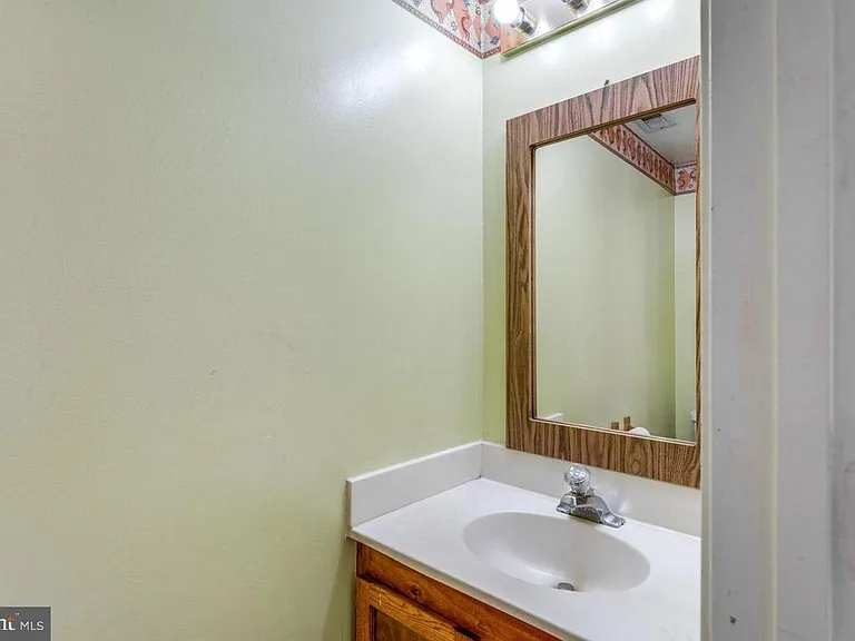3018 McMaster Ct — Photo 13